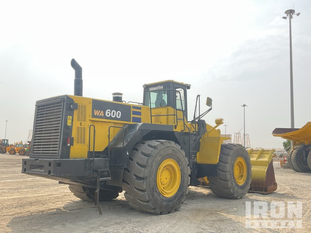 Komatsu WA600-6 - Wheel loader: picture 3 Komatsu WA600-6 - Wheel loader: picture 3