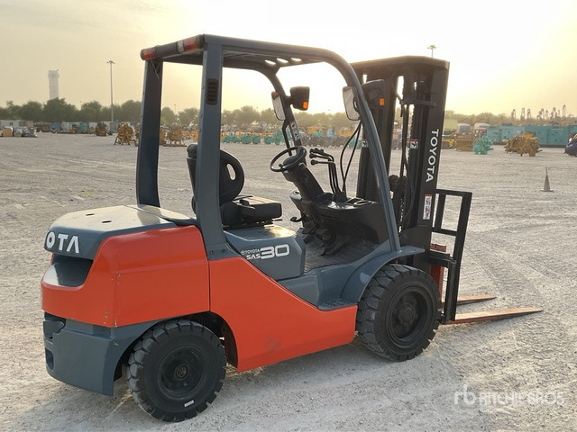 Toyota 72-8FDJ30 - Diesel forklift: picture 4 Toyota 72-8FDJ30 - Diesel forklift: picture 4