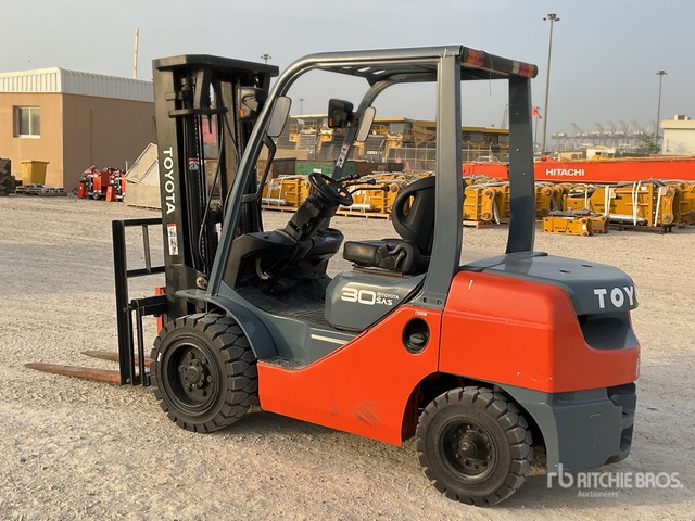 Toyota 72-8FDJ30 - Diesel forklift: picture 3 Toyota 72-8FDJ30 - Diesel forklift: picture 3