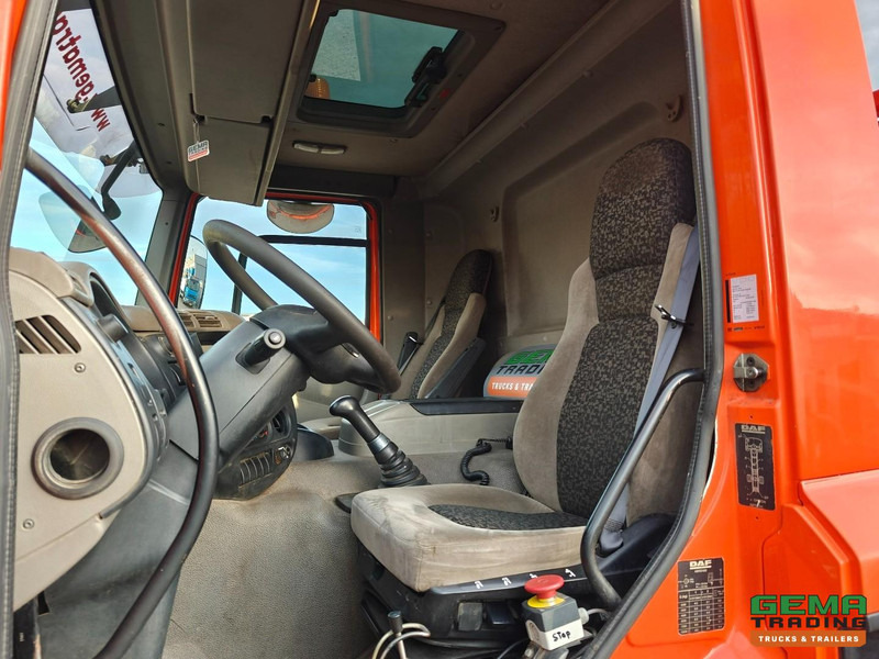 DAF FA CF 65.250 4x2 Dagcab Euro5 - Hyvalift PortaalSysteem 12T - Handgeschakeld - Ringfeder Vangmuil - Skip loader truck: picture 5 DAF FA CF 65.250 4x2 Dagcab Euro5 - Hyvalift PortaalSysteem 12T - Handgeschakeld - Ringfeder Vangmuil - Skip loader truck: picture 5