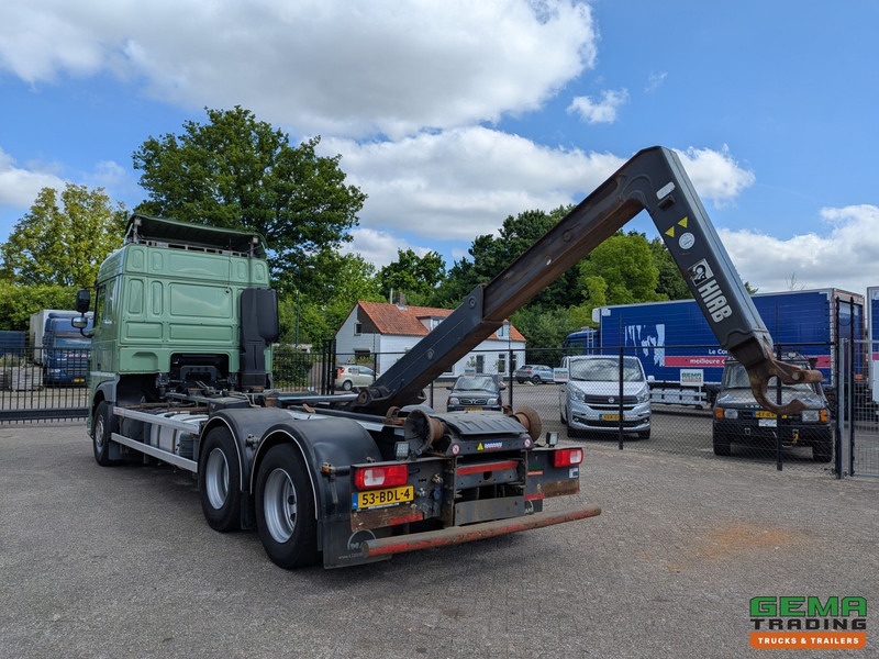 DAF XF 440 FAS 6x2 Spacecab Euro6A - HaakarmSysteem 21T - Hiab XR21S63 - Lift-As - Dubbele tanks - Hook lift truck: picture 4 DAF XF 440 FAS 6x2 Spacecab Euro6A - HaakarmSysteem 21T - Hiab XR21S63 - Lift-As - Dubbele tanks - Hook lift truck: picture 4