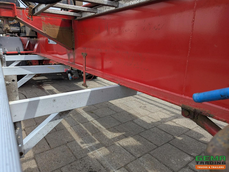 Container transporter/ Swap body semi-trailer HAMMAR 160 HE 3-Assen - SideLoader - 33T - ContainerStacking - Afstandbediening: picture 18 Container transporter/ Swap body semi-trailer HAMMAR 160 HE 3-Assen - SideLoader - 33T - ContainerStacking - Afstandbediening: picture 18