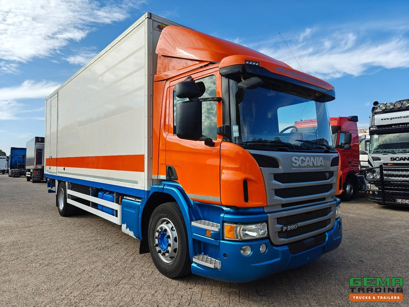 Scania P280 4x2 Dagcab Euro6 - GeslotenBak 7.4M + Laadklep 1500KG - Navi - Box truck: picture 4 Scania P280 4x2 Dagcab Euro6 - GeslotenBak 7.4M + Laadklep 1500KG - Navi - Box truck: picture 4