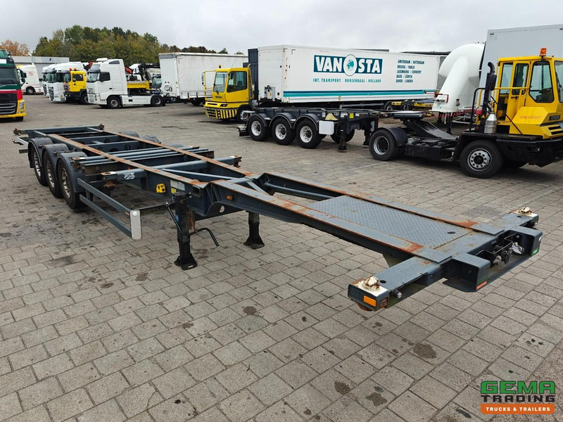 Schmitz Cargobull SCF 24 G 3-Assen MB - LiftAs - Schijfremmen - Vast Chassis - 2x20FT 1x30FT 40FT aansluiting - Container transporter/ Swap body semi-trailer: picture 4 Schmitz Cargobull SCF 24 G 3-Assen MB - LiftAs - Schijfremmen - Vast Chassis - 2x20FT 1x30FT 40FT aansluiting - Container transporter/ Swap body semi-trailer: picture 4