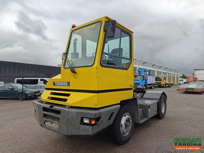 Terberg YT180 Schotel 25T - Naafreductie - Cummins - Landbouw Kenteken 40km/h - Terminal tractor: picture 1 Terberg YT180 Schotel 25T - Naafreductie - Cummins - Landbouw Kenteken 40km/h - Terminal tractor: picture 1