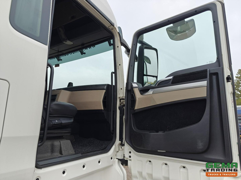 Tractor unit MAN TGX 18.420 4x2 XLX Euro6C - Dubbele Tanks - Navi - 08/2026 APK: picture 12 Tractor unit MAN TGX 18.420 4x2 XLX Euro6C - Dubbele Tanks - Navi - 08/2026 APK: picture 12