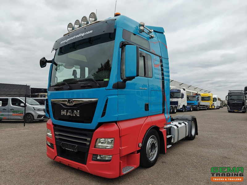 MAN TGX 18.500 4x2 XXL Euro6 - MEGA - Retarder - Dubbele Tanks - Standairco - KoffieMachine - Tractor unit: picture 1 MAN TGX 18.500 4x2 XXL Euro6 - MEGA - Retarder - Dubbele Tanks - Standairco - KoffieMachine - Tractor unit: picture 1