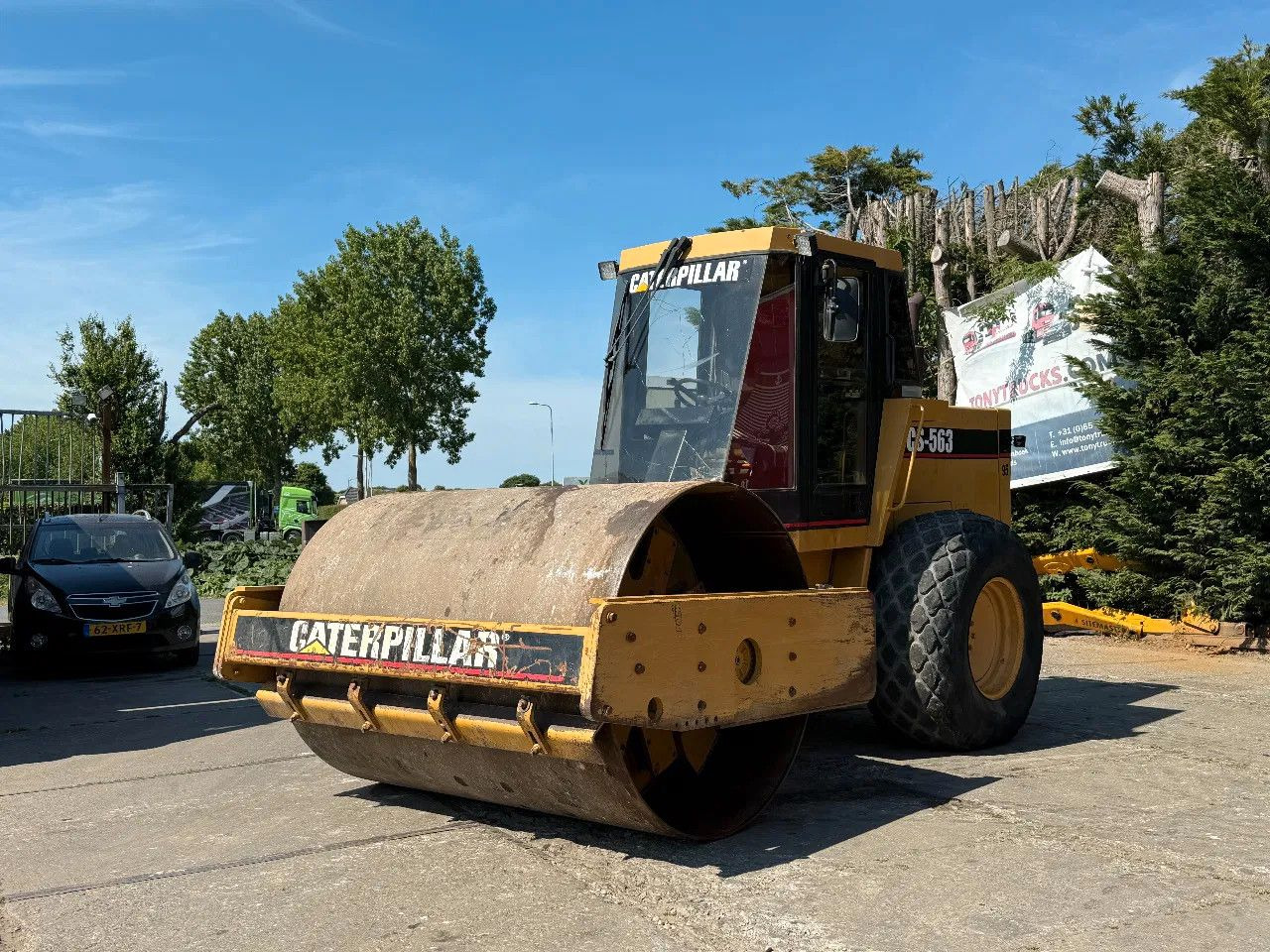 CAT Caterpillar CS 563 Roller with vibration - Compactor: picture 2 CAT Caterpillar CS 563 Roller with vibration - Compactor: picture 2