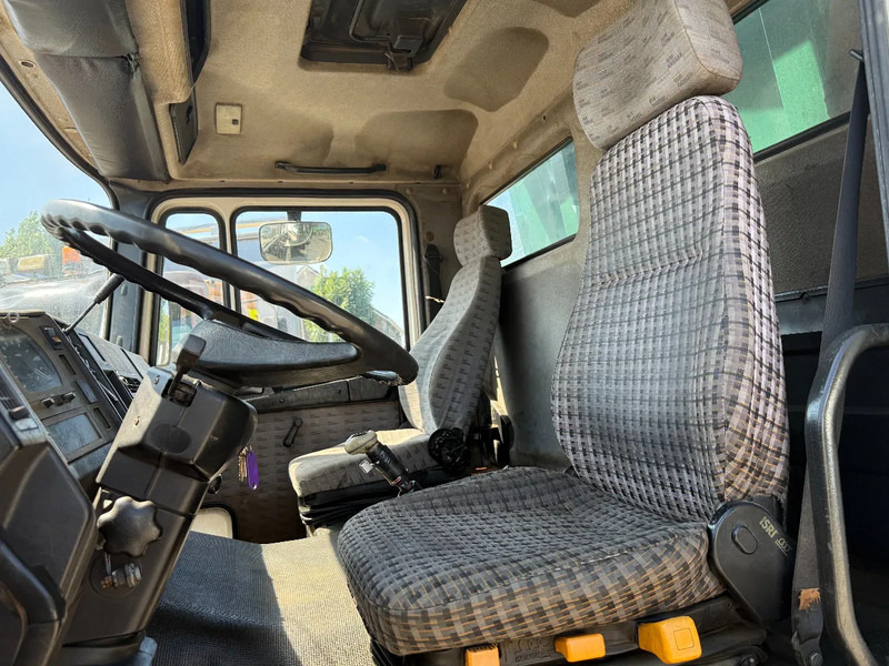 Tipper MAN 35.372 8X4 Tipper Spring/Spring ZF Manual Gear EURO2: picture 14