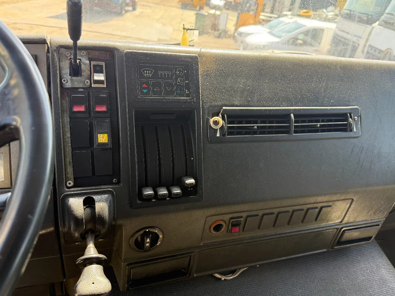 Tipper MAN 35.372 8X4 Tipper Spring/Spring ZF Manual Gear EURO2: picture 16