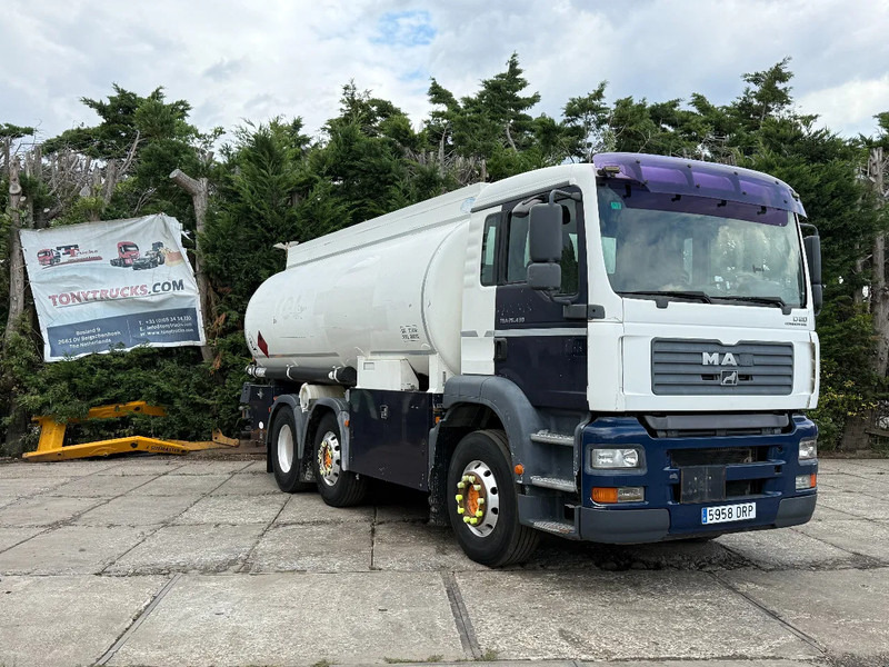 MAN TGA 26.430 6X2 Fuel Tank 21.000L 3 Comp + Pump D20 Engine - Tank truck, Crane truck: picture 1 MAN TGA 26.430 6X2 Fuel Tank 21.000L 3 Comp + Pump D20 Engine - Tank truck, Crane truck: picture 1