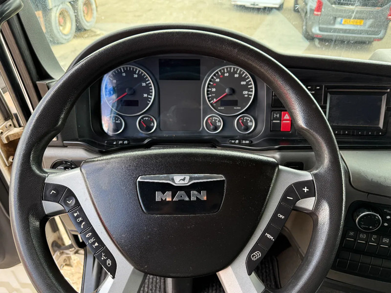Tractor unit MAN TGX 18.480 4X2 Tractor-unit Spring/Air Retarder Euro5 2 Tank: picture 19
