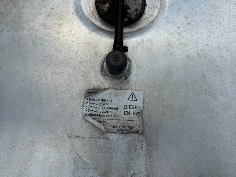 Tractor unit MAN TGX 18.480 4X2 Tractor-unit Spring/Air Retarder Euro5 2 Tank: picture 7