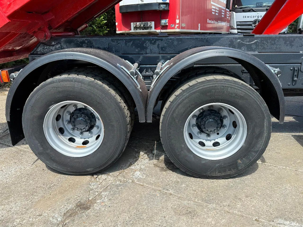 Volvo FH 16.600 6X4 Tipper Spring/Spring Euro5 - Tipper: picture 5 Volvo FH 16.600 6X4 Tipper Spring/Spring Euro5 - Tipper: picture 5