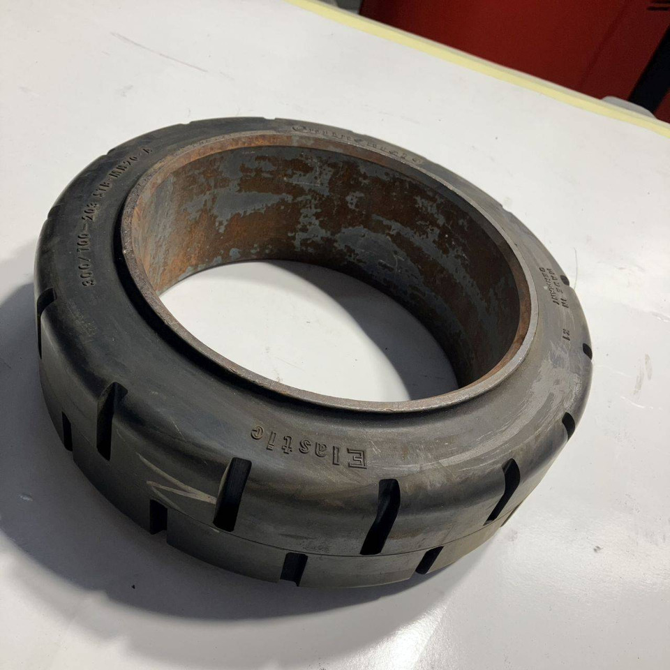 2X Continental 300-100-203 grip tyres - Tire for Material handling equipment: picture 2 2X Continental 300-100-203 grip tyres - Tire for Material handling equipment: picture 2