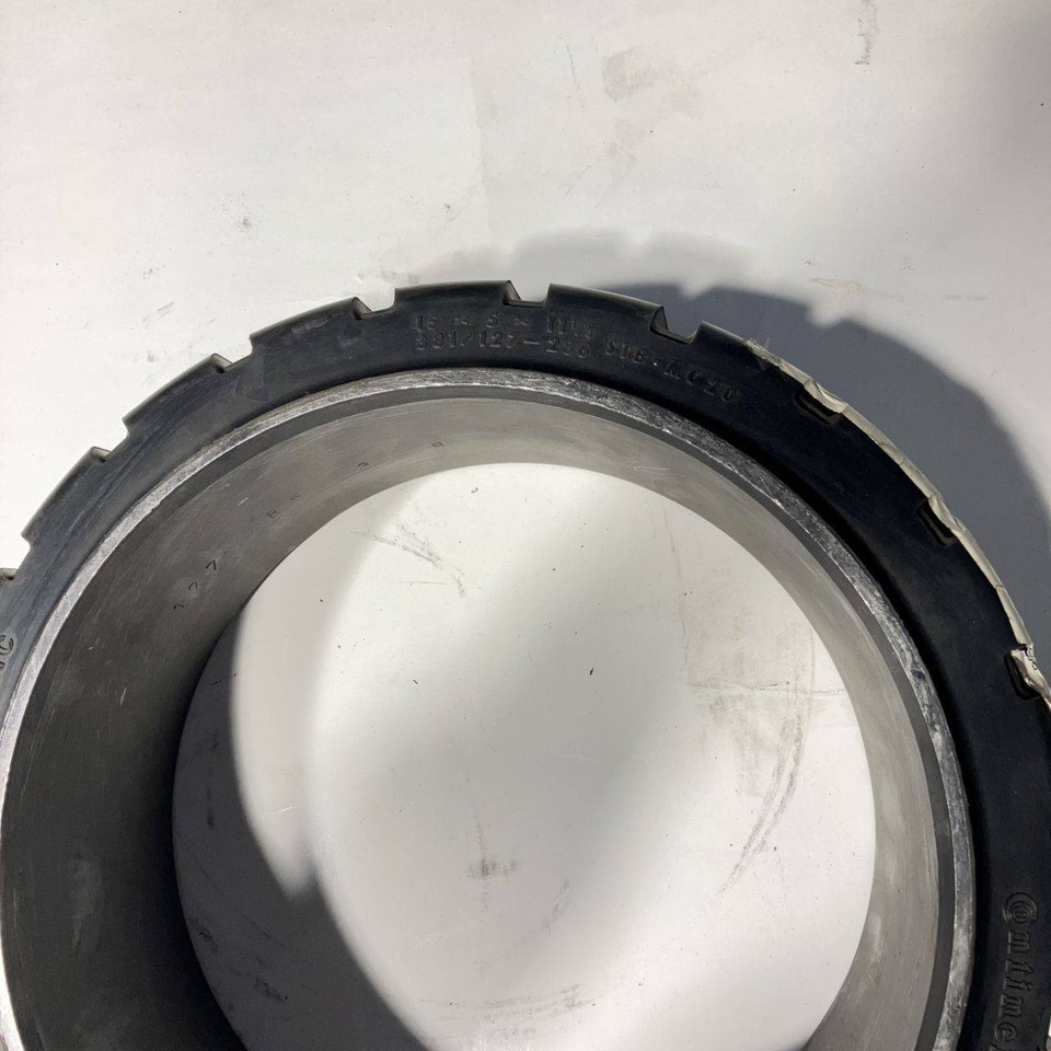 2x continental 15x5x11 1/4 tyres - Tire for Material handling equipment: picture 2 2x continental 15x5x11 1/4 tyres - Tire for Material handling equipment: picture 2