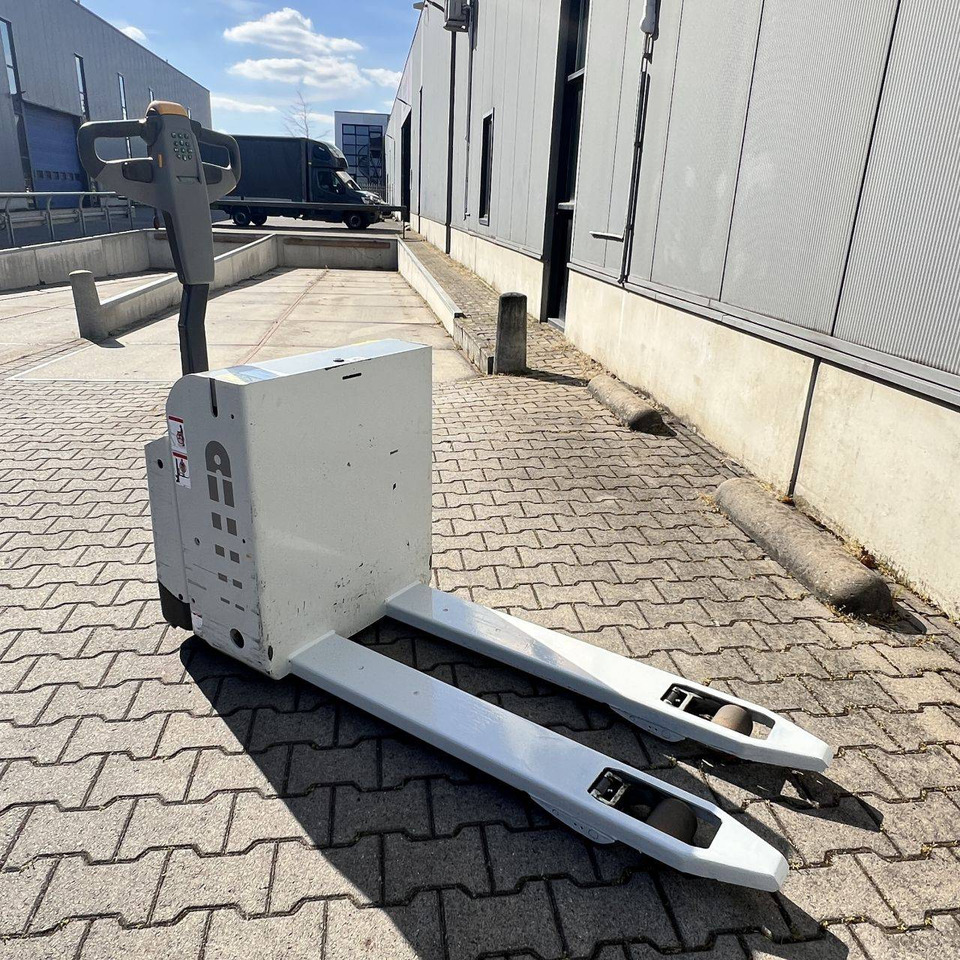 Atlet PLL180 - Pallet truck: picture 2 Atlet PLL180 - Pallet truck: picture 2