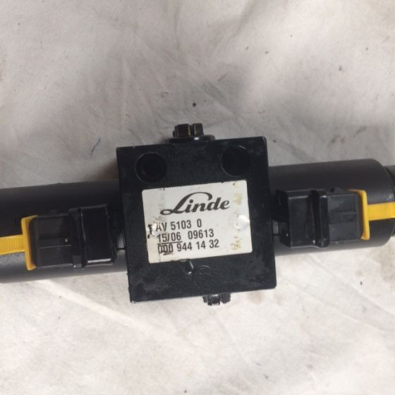 Directional control valve for Linde - Hydraulic valve for Material handling equipment: picture 2 Directional control valve for Linde - Hydraulic valve for Material handling equipment: picture 2