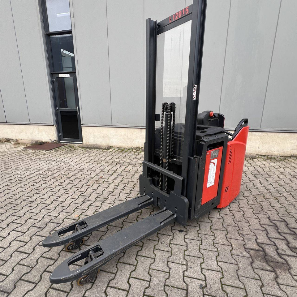 Linde D12SP (133) - Stacker: picture 2 Linde D12SP (133) - Stacker: picture 2