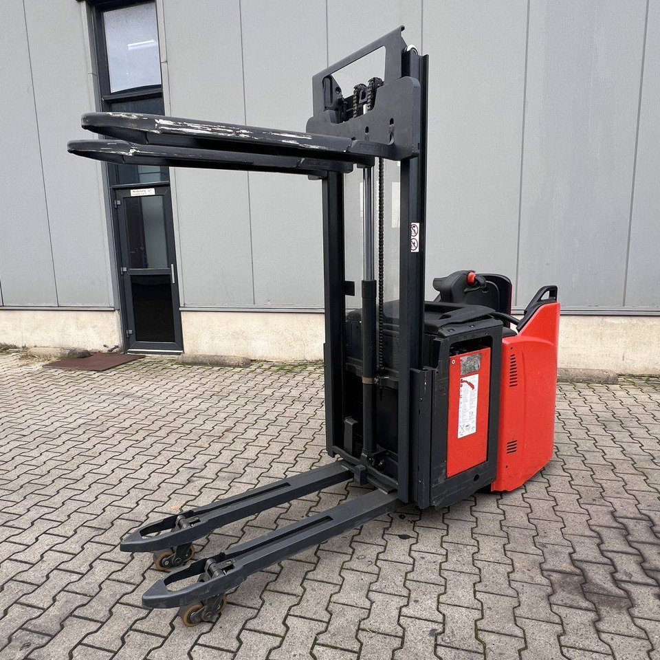 Linde D12SP (133) - Stacker: picture 3 Linde D12SP (133) - Stacker: picture 3