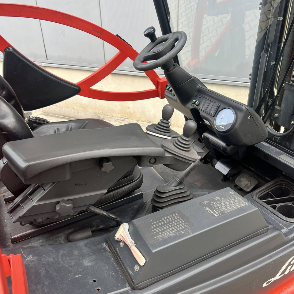 Linde E25S (336-03) - Electric forklift: picture 3 Linde E25S (336-03) - Electric forklift: picture 3
