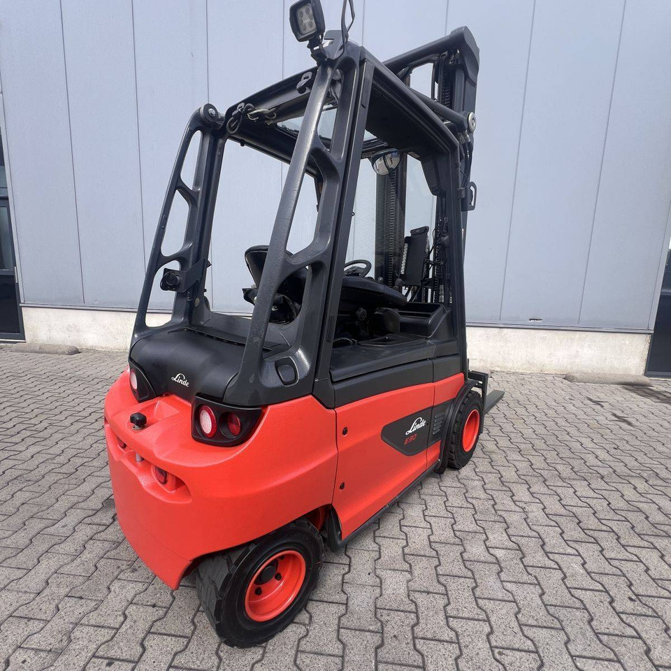 Linde E30 (387) - Electric forklift: picture 2 Linde E30 (387) - Electric forklift: picture 2