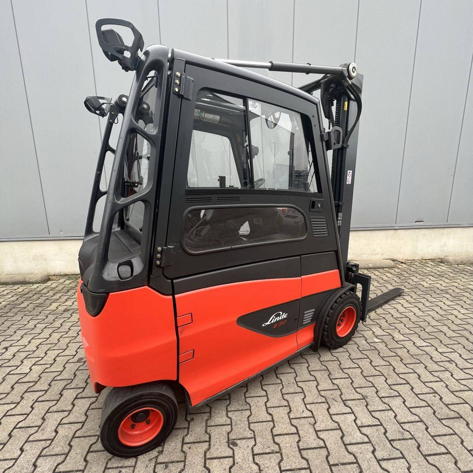 Linde E30/600 HL (387) - Electric forklift: picture 2 Linde E30/600 HL (387) - Electric forklift: picture 2