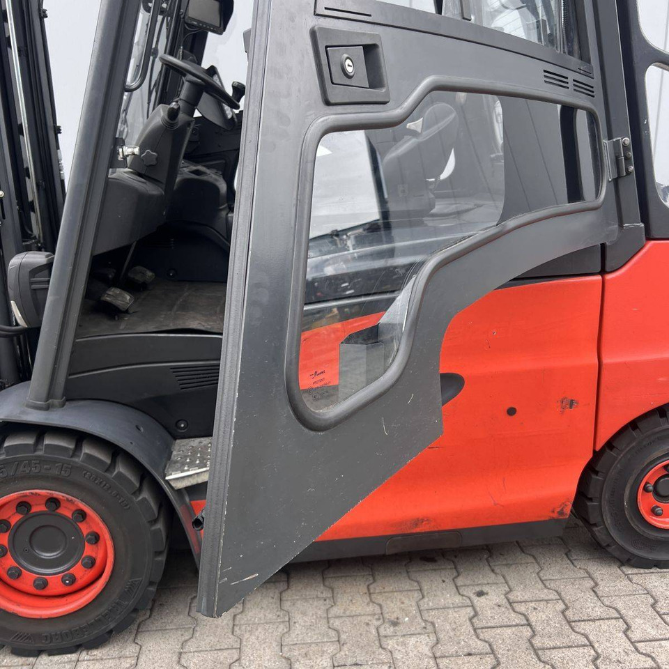 Linde E35/600H (388) - Electric forklift: picture 3 Linde E35/600H (388) - Electric forklift: picture 3