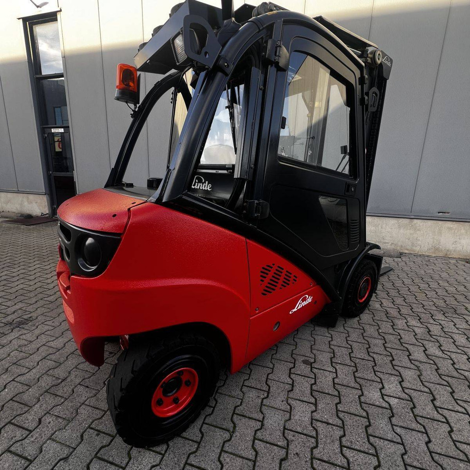 Linde H25D (392) - Diesel forklift: picture 2 Linde H25D (392) - Diesel forklift: picture 2