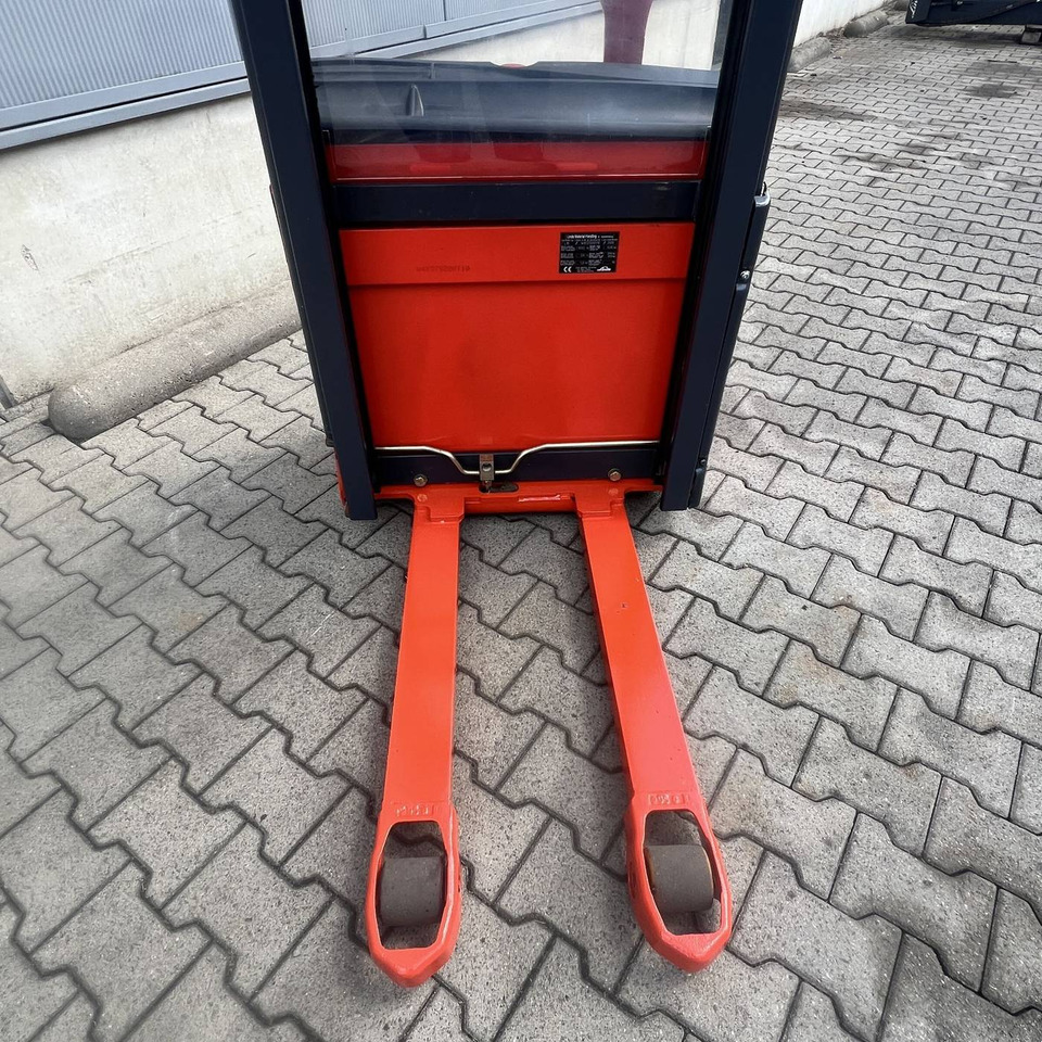 Linde L10 (379) - Stacker: picture 3 Linde L10 (379) - Stacker: picture 3