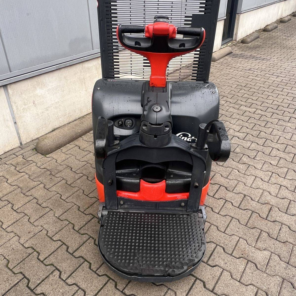 Linde L14AP (372) - Stacker: picture 4 Linde L14AP (372) - Stacker: picture 4