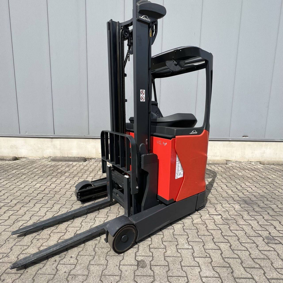 Linde R12B (1120) - Reach truck: picture 2 Linde R12B (1120) - Reach truck: picture 2