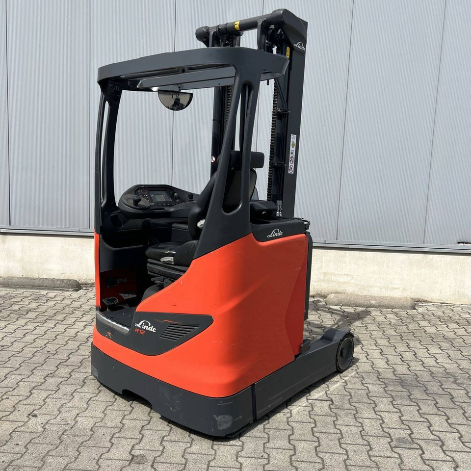 Linde R12B (1120) - Reach truck: picture 1 Linde R12B (1120) - Reach truck: picture 1