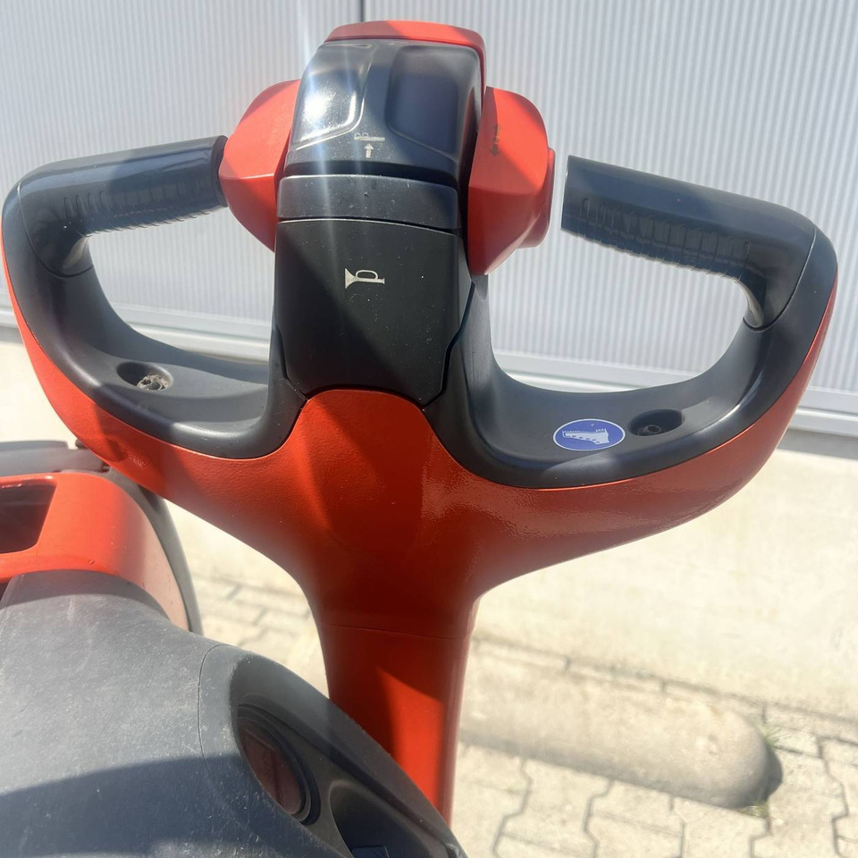 Pallet truck Linde T16 (1152): picture 8