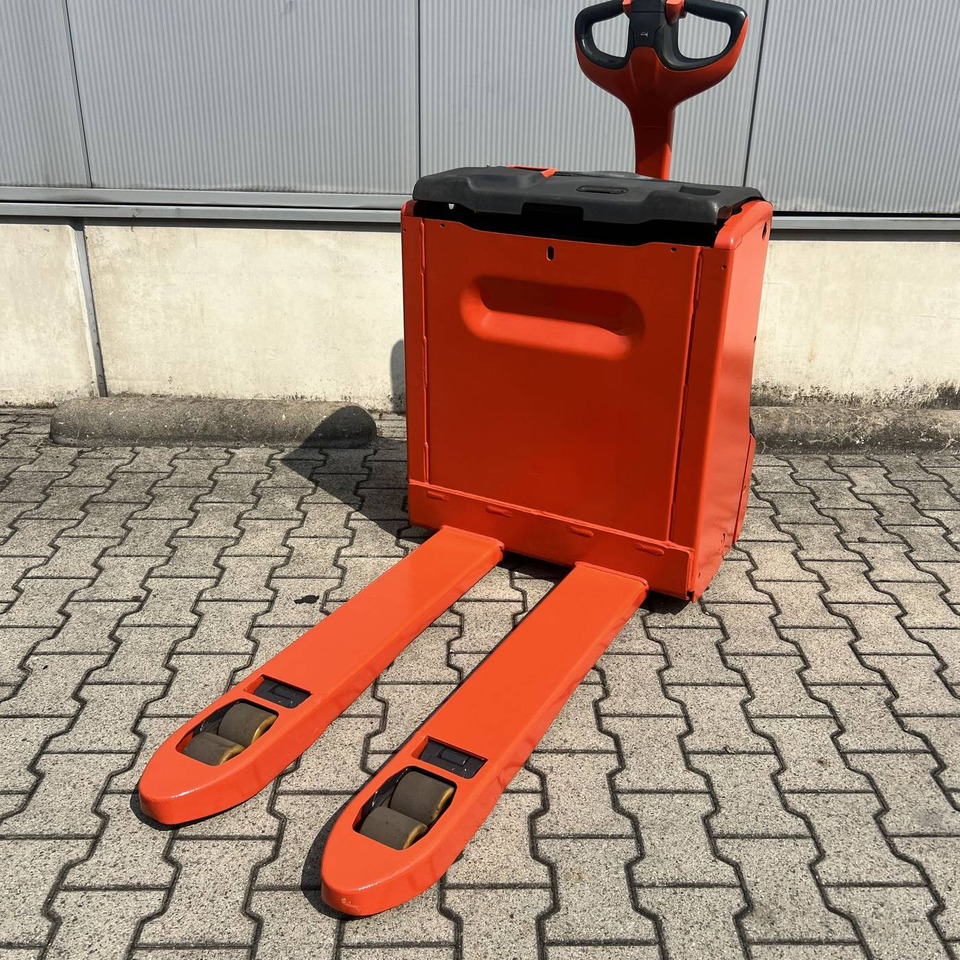 Linde T16 (1152) - Pallet truck: picture 2 Linde T16 (1152) - Pallet truck: picture 2