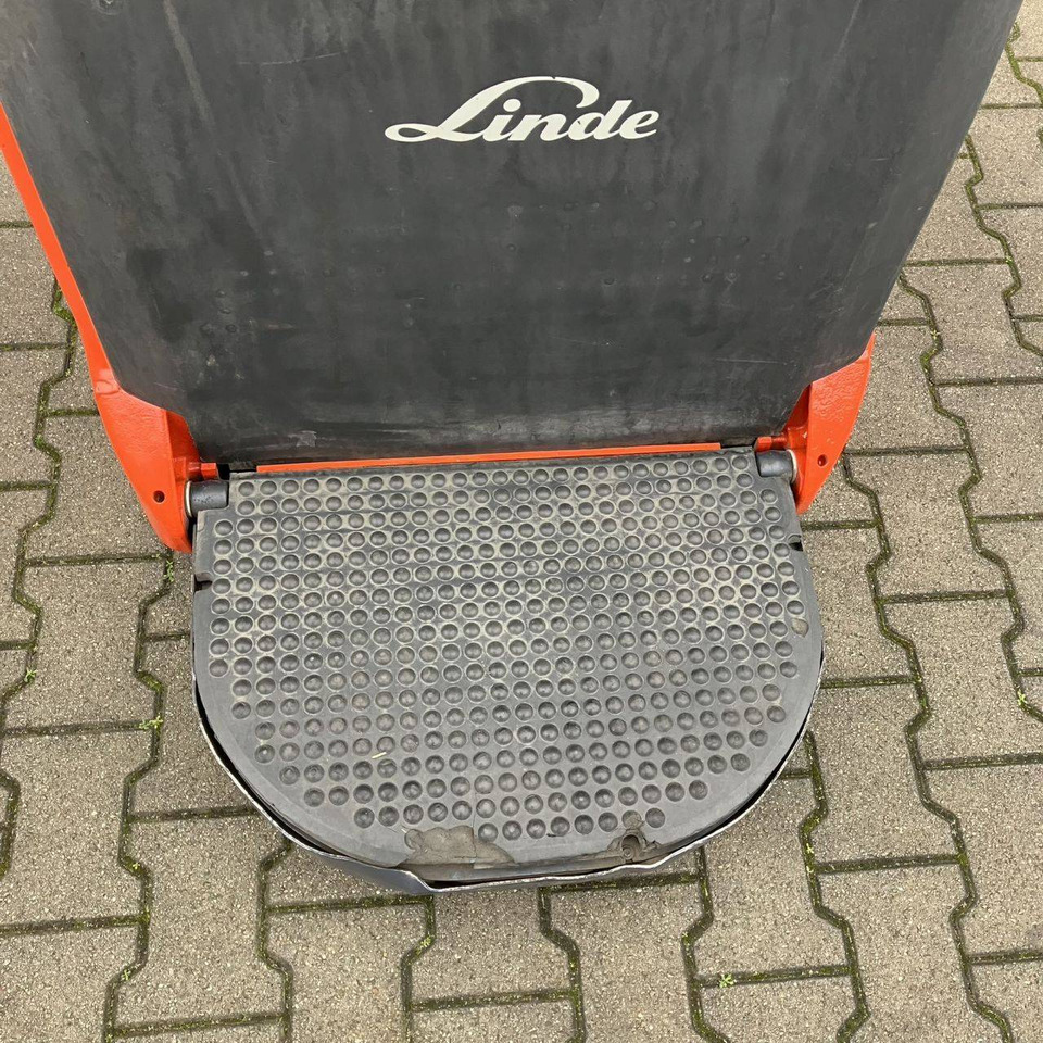 Pallet truck Linde T30AP (131): picture 6