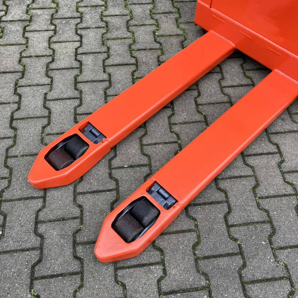 Pallet truck Linde T30AP (131): picture 15