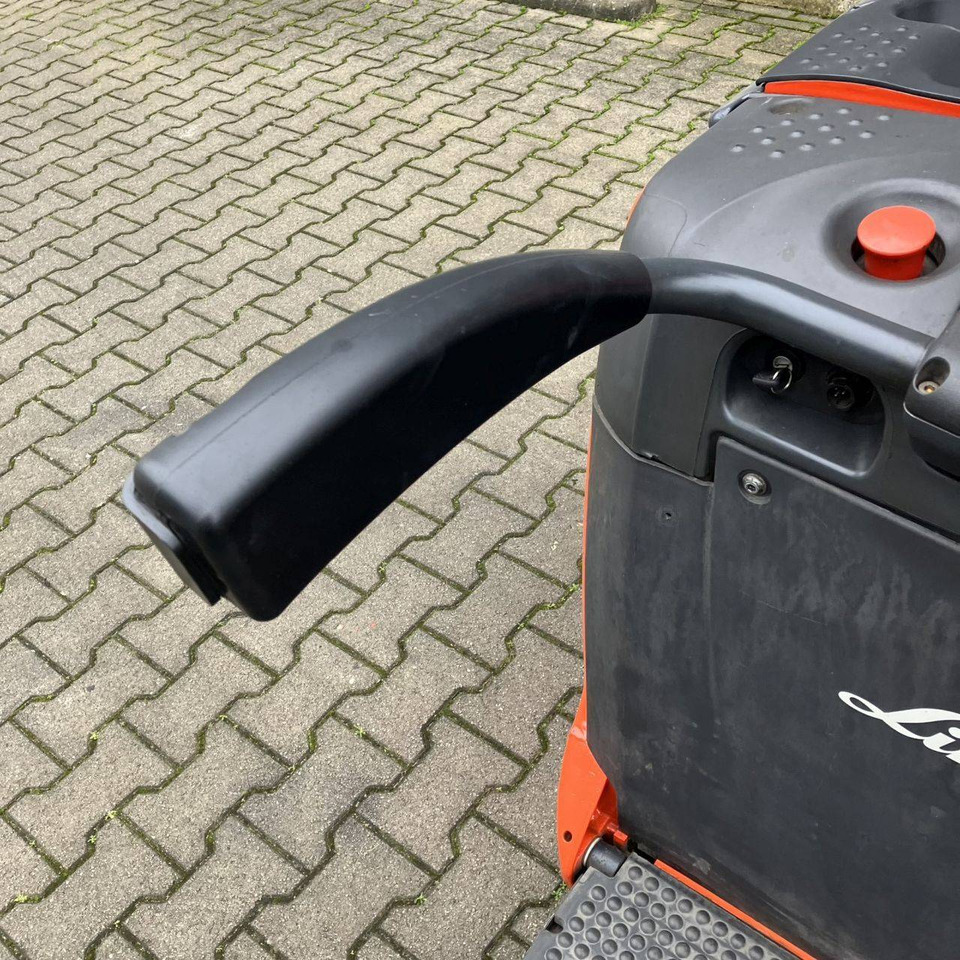 Pallet truck Linde T30AP (131): picture 7