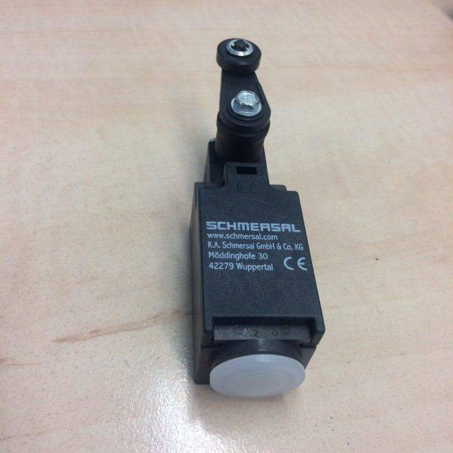 Position switch for Linde series 113/114/115/117 - Steering column switch for Material handling equipment: picture 1 Position switch for Linde series 113/114/115/117 - Steering column switch for Material handling equipment: picture 1