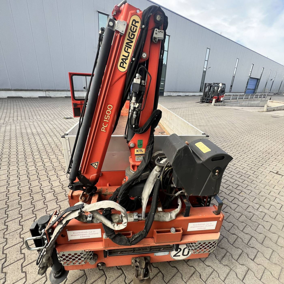 Volk DFW3 & Palfinger - Tow tractor: picture 3 Volk DFW3 & Palfinger - Tow tractor: picture 3