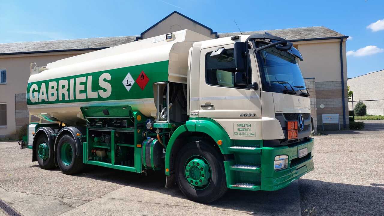 Tank truck MERCEDES AXOR: picture 8