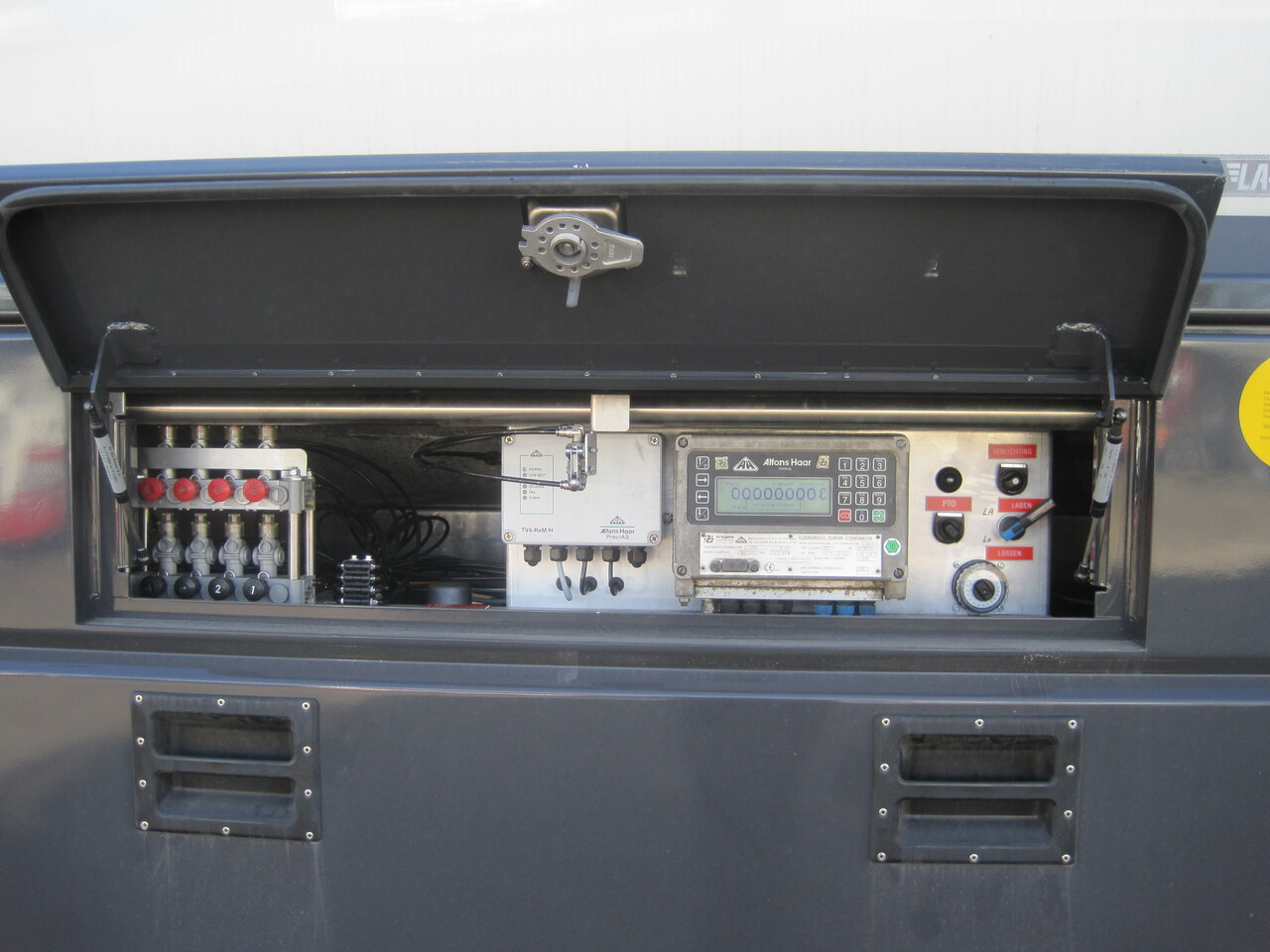 SCANIA G370 - Tank truck: picture 2 SCANIA G370 - Tank truck: picture 2