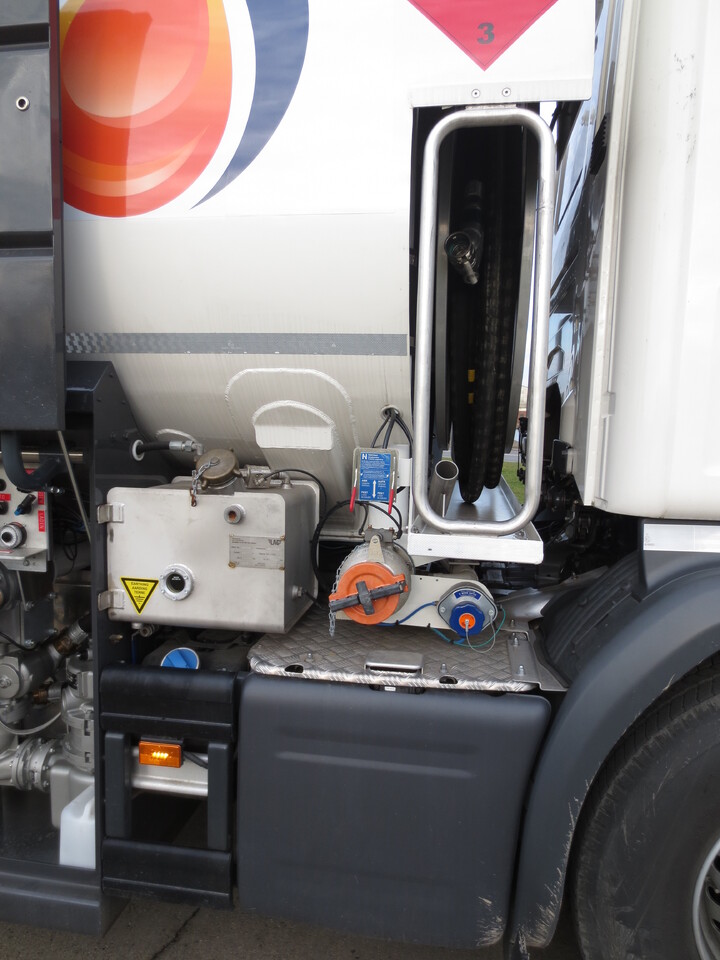 SCANIA G370 - Tank truck: picture 2 SCANIA G370 - Tank truck: picture 2