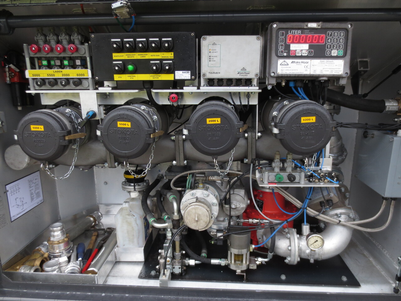 SCANIA G370 - Tank truck: picture 4 SCANIA G370 - Tank truck: picture 4