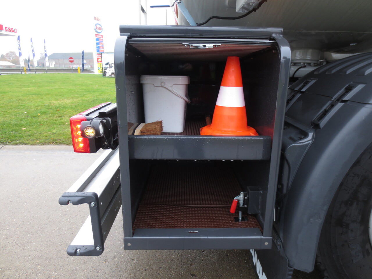 SCANIA G370 - Tank truck: picture 5 SCANIA G370 - Tank truck: picture 5