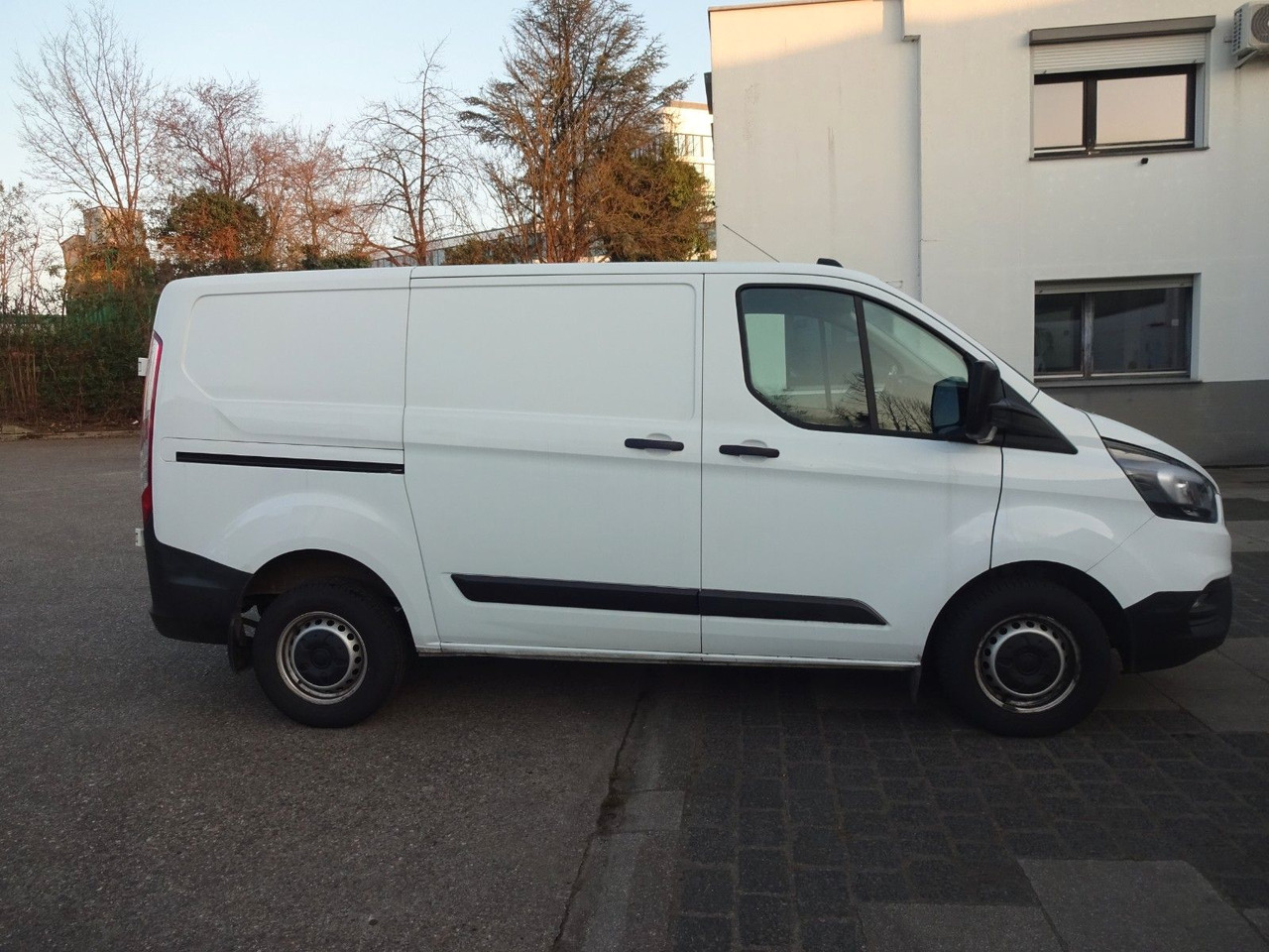 Ford Transit Custom Kasten 280 L1H1, PDC - Passenger van: picture 4 Ford Transit Custom Kasten 280 L1H1, PDC - Passenger van: picture 4
