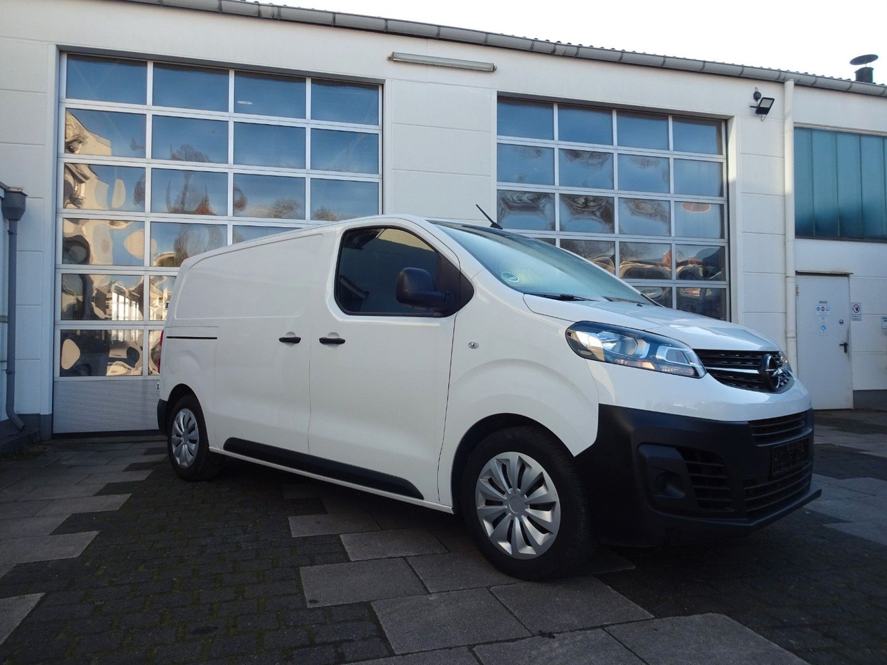 Opel Opel 5 x Vivaro Kasten L1H1, Klima, PDC, - Small van: picture 5 Opel Opel 5 x Vivaro Kasten L1H1, Klima, PDC, - Small van: picture 5