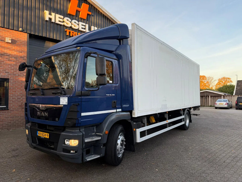 MAN TGM 18.290 Frigo 3 Compartments 2 side doors Dhollandia 2000KG NL Truck APK/TUV 16-06-2026 - Isothermal truck: picture 1 MAN TGM 18.290 Frigo 3 Compartments 2 side doors Dhollandia 2000KG NL Truck APK/TUV 16-06-2026 - Isothermal truck: picture 1