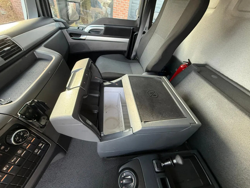 Box truck MAN TGS 26.320 7.6M Koffer Stuuras AHK 3.000KG LBW 243.060KM! NL Truck EURO 6 APK 02/2026: picture 15 Box truck MAN TGS 26.320 7.6M Koffer Stuuras AHK 3.000KG LBW 243.060KM! NL Truck EURO 6 APK 02/2026: picture 15