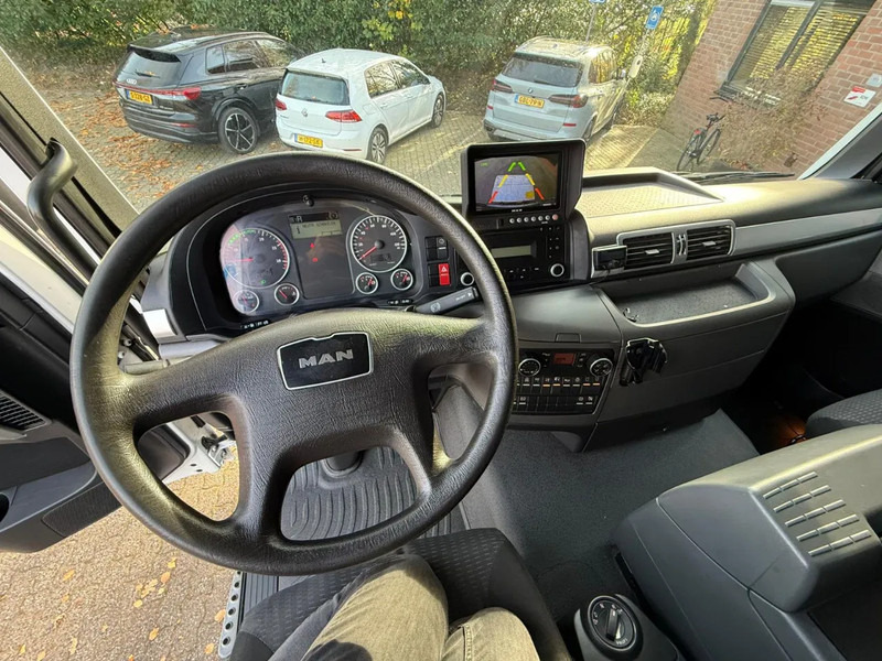 Box truck MAN TGS 26.320 7.6M Koffer Stuuras AHK 3.000KG LBW 243.060KM! NL Truck EURO 6 APK 02/2026: picture 16 Box truck MAN TGS 26.320 7.6M Koffer Stuuras AHK 3.000KG LBW 243.060KM! NL Truck EURO 6 APK 02/2026: picture 16